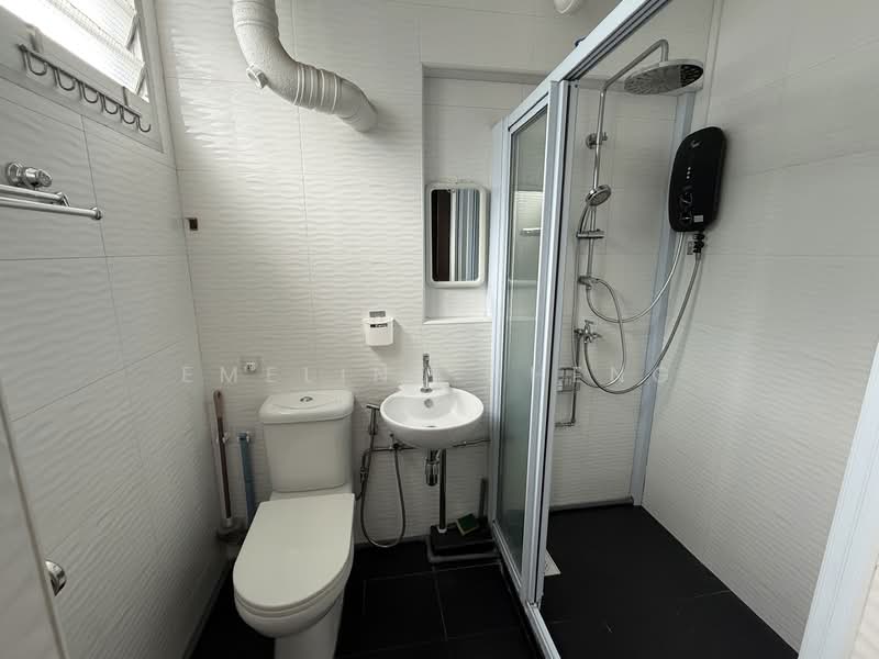 248 Kim Keat Link, 248 Kim Keat Link, 3 Bedrooms, 1,130 sqft, HDB Flat For Rent, by Emeline Cheng, 500109988 - Bathroom - PropertyGuru.com.sg