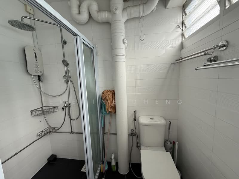 248 Kim Keat Link, 248 Kim Keat Link, 3 Bedrooms, 1,130 sqft, HDB Flat For Rent, by Emeline Cheng, 500109988 - Bathroom - PropertyGuru.com.sg