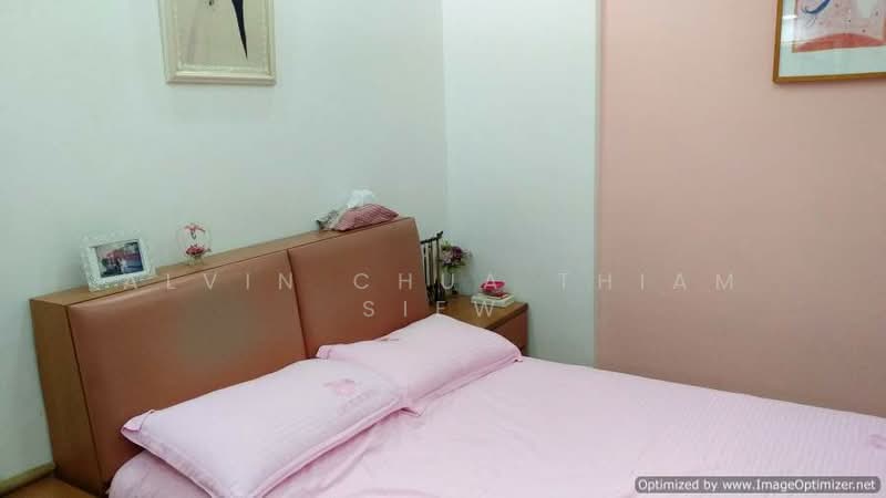 Summerdale, 2 Boon Lay Drive, 3 Bedrooms, 1,271 sqft, Condominium For Sale, by Alvin Chua Thiam Siew, 500109991 - Bedroom - PropertyGuru.com.sg