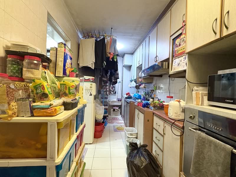 700B Ang Mo Kio Avenue 6, 700B Ang Mo Kio Avenue 6, 3 Bedrooms, 990 sqft, HDB Flat For Sale, by Sharique Tan, 500109998 - Kitchen - PropertyGuru.com.sg