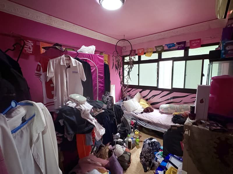 700B Ang Mo Kio Avenue 6, 700B Ang Mo Kio Avenue 6, 3 Bedrooms, 990 sqft, HDB Flat For Sale, by Sharique Tan, 500109998 - Bedroom - PropertyGuru.com.sg