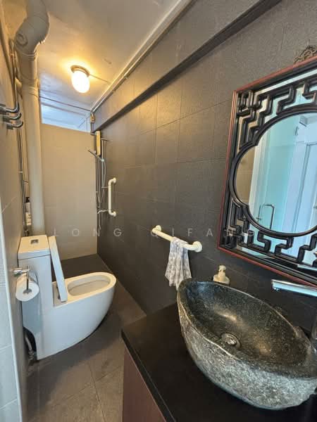 9 Jalan Batu, 9 Jalan Batu, Room Rental, 150 sqft, HDB Flat For Rent, by Long Qifang, 500109999 - Bathroom - PropertyGuru.com.sg