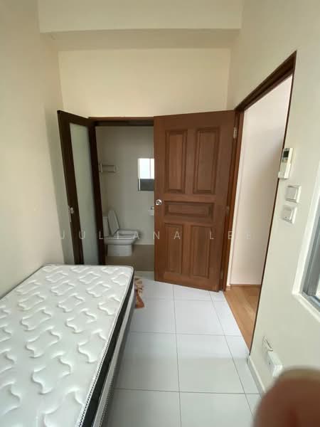 Tuan Sing Park, Yio Chu Kang Road, Room Rental, 350 sqft, Semi-Detached House For Rent, by Juliana Lee, 500110018 - Bedroom - PropertyGuru.com.sg