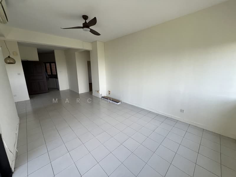 Bayshore Park, 60 Bayshore Road, 2 Bedrooms, 936 sqft, Condominium For Rent, by Marc Narulla, 500110027 - Living Room - PropertyGuru.com.sg