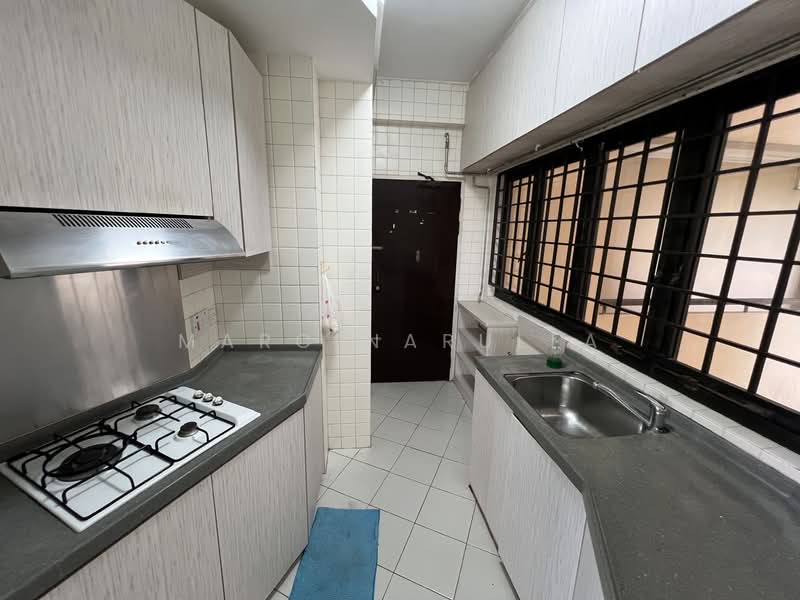 Bayshore Park, 60 Bayshore Road, 2 Bedrooms, 936 sqft, Condominium For Rent, by Marc Narulla, 500110027 - Kitchen - PropertyGuru.com.sg