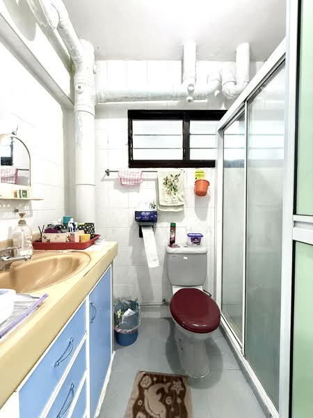 613 Woodlands Avenue 4, 613 Woodlands Avenue 4, 4 Bedrooms, 1,291 sqft, HDB Flat For Sale, by Joey Chan, 500110035 - Bathroom - PropertyGuru.com.sg