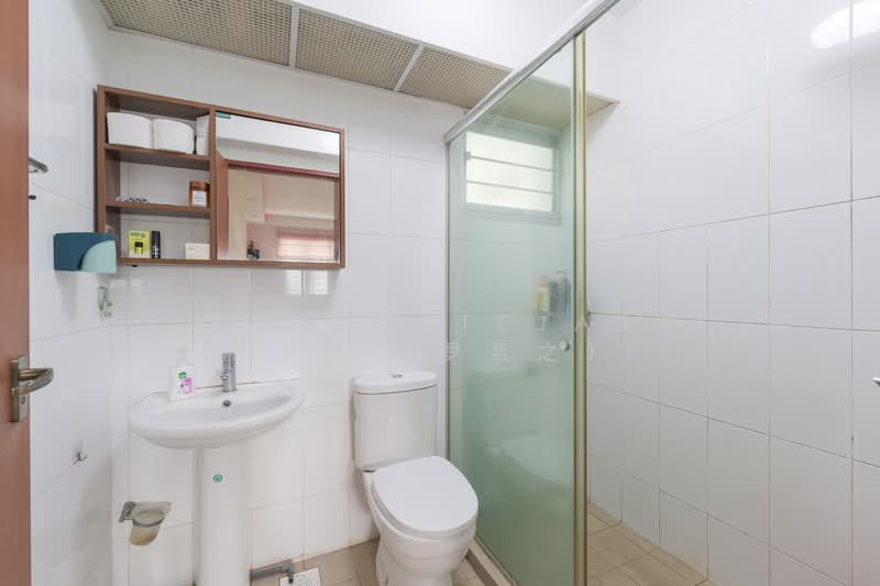 119A Canberra Crescent, 119A Canberra Crescent, 3 Bedrooms, 1,001 sqft, HDB Flat For Sale, by Sharine Tejasvi Loh (罗茗之）, 500110038 - Bathroom - PropertyGuru.com.sg