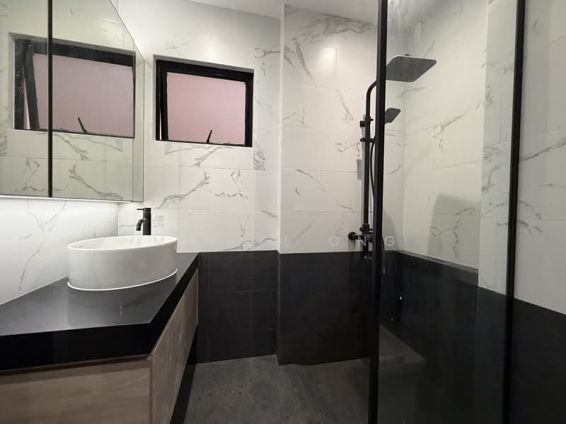 Dover Parkview, 32 Dover Rise, 2 Bedrooms, 936 sqft, Condominium For Rent, by Michel Ong, 500110041 - Bathroom - PropertyGuru.com.sg