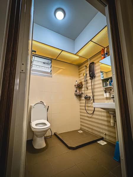 993A Buangkok Link, 993A Buangkok Link, 3 Bedrooms, 1,001 sqft, HDB Flat For Sale, by Eleen Seah, 500110048 - Bathroom - PropertyGuru.com.sg