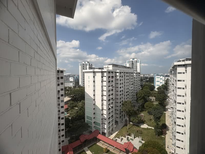 576 Ang Mo Kio Avenue 10, 576 Ang Mo Kio Avenue 10, 3 Bedrooms, 979 sqft, HDB Flat For Sale, by Elaine Goi, 500110050 - Exterior - PropertyGuru.com.sg