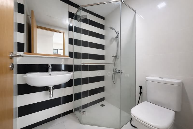 SkySuites 17, 17 Jalan Rajah, 3 Bedrooms, 1,066 sqft, Apartment For Rent, by Casey Koo 古家进, 500110053 - Bathroom - PropertyGuru.com.sg