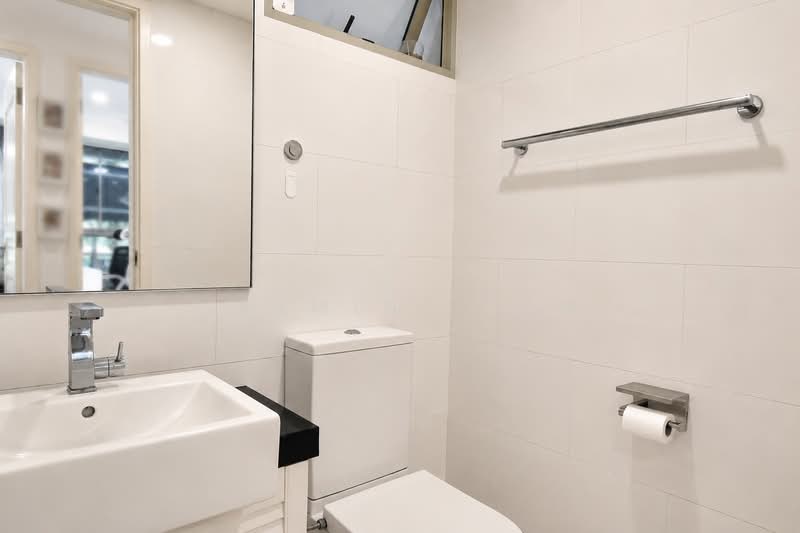 The Calrose, 511 Yio Chu Kang Road, 3 Bedrooms, 1,302 sqft, Condominium For Sale, by Jasmine Tan, 500110057 - Common Bathroom - PropertyGuru.com.sg