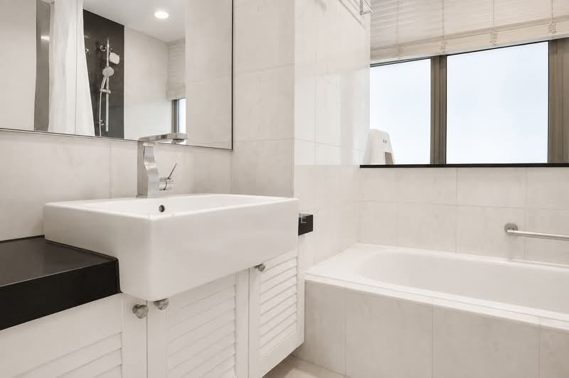 The Calrose, 511 Yio Chu Kang Road, 3 Bedrooms, 1,302 sqft, Condominium For Sale, by Jasmine Tan, 500110057 - Master Bathroom - PropertyGuru.com.sg