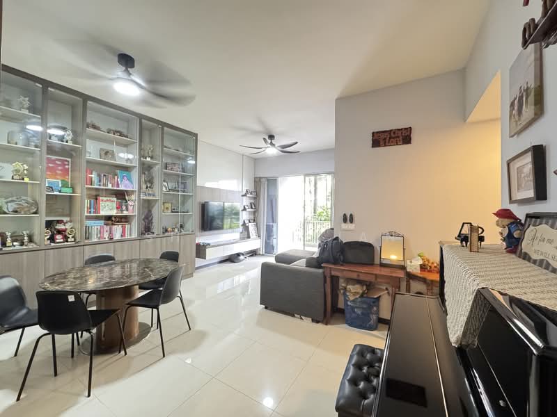 Lake Life, 4 Tao Ching Road, 4 Bedrooms, 1,507 sqft, Executive Condominium For Sale, by Shi Huixian, 500110060 - Living Room - PropertyGuru.com.sg