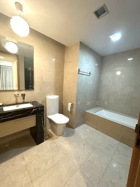 Marina Bay Suites, 3 Central Boulevard, 3 Bedrooms, 1,604 sqft, Apartment For Rent, by Hazel Kwek, 500110062 - Bathroom - PropertyGuru.com.sg