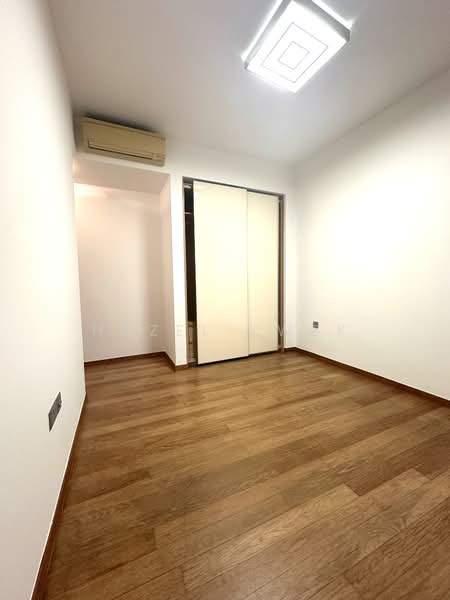 Marina Bay Suites, 3 Central Boulevard, 3 Bedrooms, 1,604 sqft, Apartment For Rent, by Hazel Kwek, 500110062 - Master bedroom - PropertyGuru.com.sg