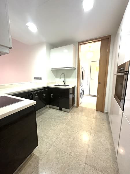 Marina Bay Suites, 3 Central Boulevard, 3 Bedrooms, 1,604 sqft, Apartment For Rent, by Hazel Kwek, 500110062 - Kitchen - PropertyGuru.com.sg