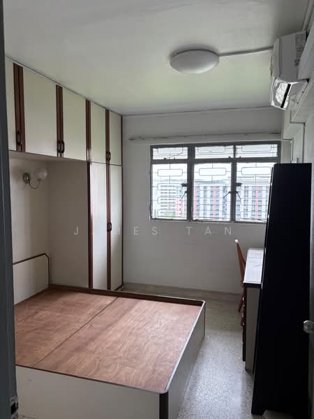 334 Clementi Avenue 2, 334 Clementi Avenue 2, 2 Bedrooms, 700 sqft, HDB Flat For Rent, by James Tan, 500110063 - Bedroom - PropertyGuru.com.sg