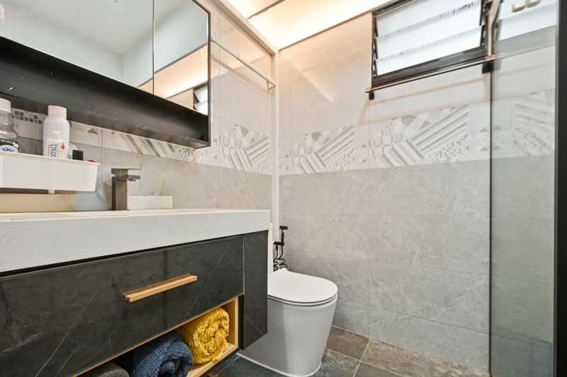 550A Segar Road, 550A Segar Road, 3 Bedrooms, 990 sqft, HDB Flat For Sale, by Alex Deven, 500110068 - Bathroom - PropertyGuru.com.sg