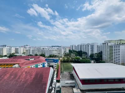 For Sale - 577 Hougang Avenue 4