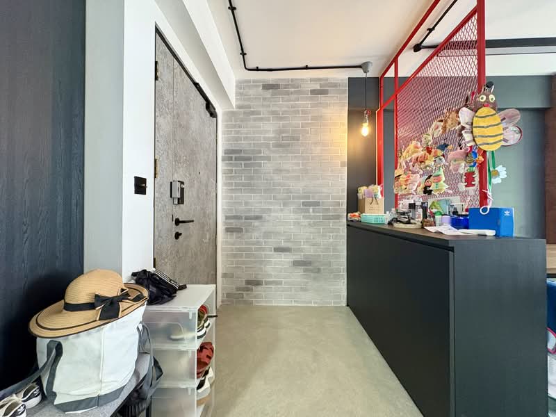 522C Tampines Central 7, 522C Tampines Central 7, 3 Bedrooms, 1,001 sqft, HDB Flat For Sale, by Jun Yu, 500110075 - Entrance - PropertyGuru.com.sg