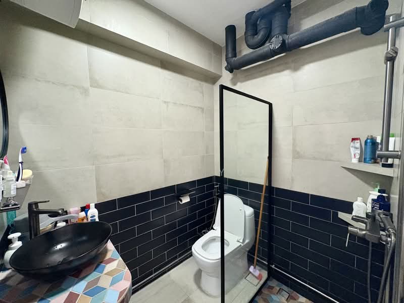 522C Tampines Central 7, 522C Tampines Central 7, 3 Bedrooms, 1,001 sqft, HDB Flat For Sale, by Jun Yu, 500110075 - Bathroom - PropertyGuru.com.sg