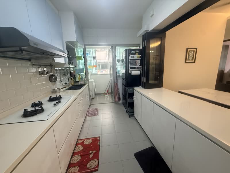 217A Compassvale Drive, 217A Compassvale Drive, 3 Bedrooms, 1,206 sqft, HDB Flat For Sale, by Srini PN, 500110077 - Kitchen - PropertyGuru.com.sg