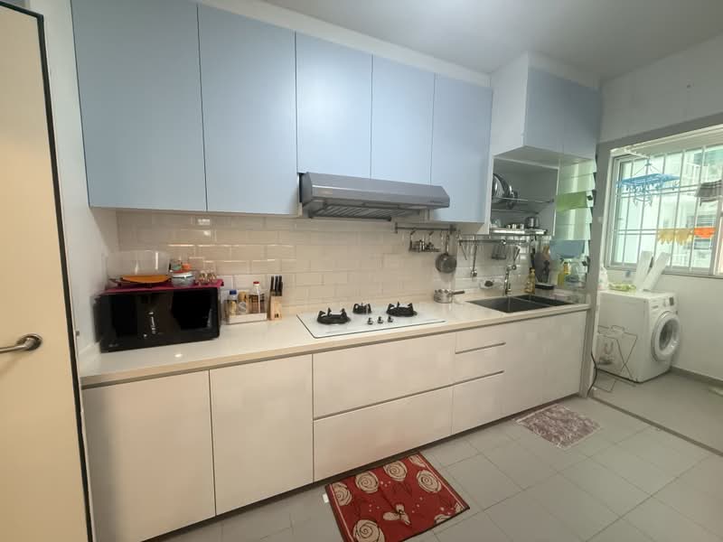 217A Compassvale Drive, 217A Compassvale Drive, 3 Bedrooms, 1,206 sqft, HDB Flat For Sale, by Srini PN, 500110077 - Kitchen - PropertyGuru.com.sg