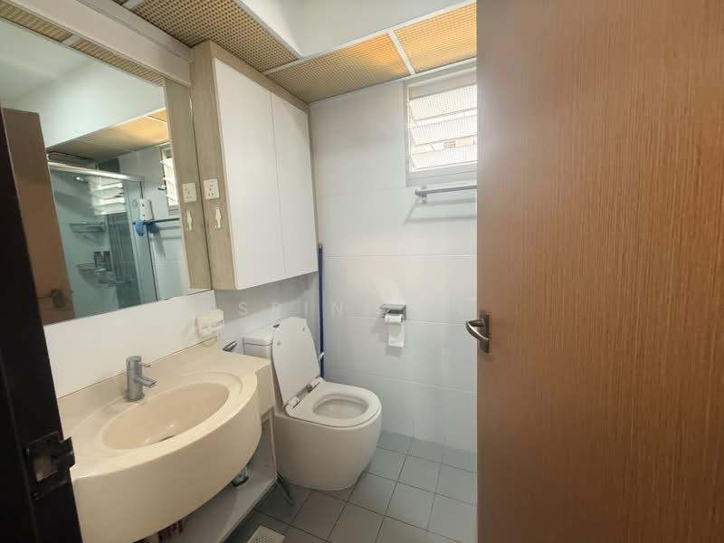 217A Compassvale Drive, 217A Compassvale Drive, 3 Bedrooms, 1,206 sqft, HDB Flat For Sale, by Srini PN, 500110077 - Bathroom - PropertyGuru.com.sg