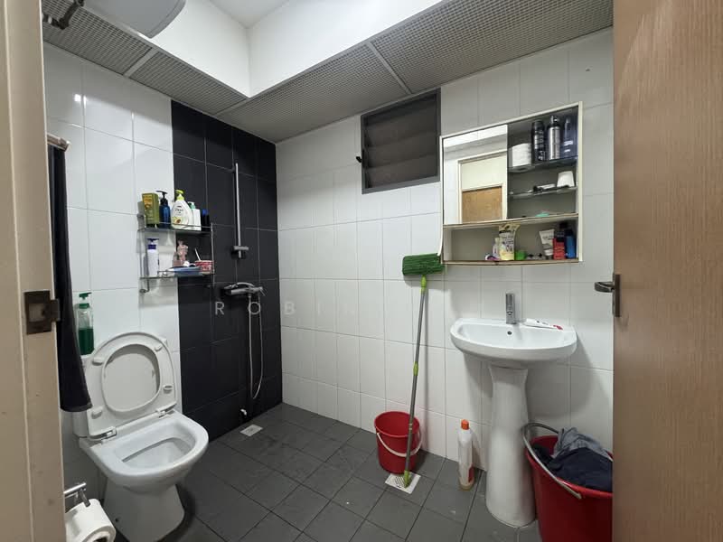 315A Punggol Way, 315A Punggol Way, 3 Bedrooms, 1,216 sqft, HDB Flat For Sale, by Robin Lam, 500110078 - Bathroom - PropertyGuru.com.sg