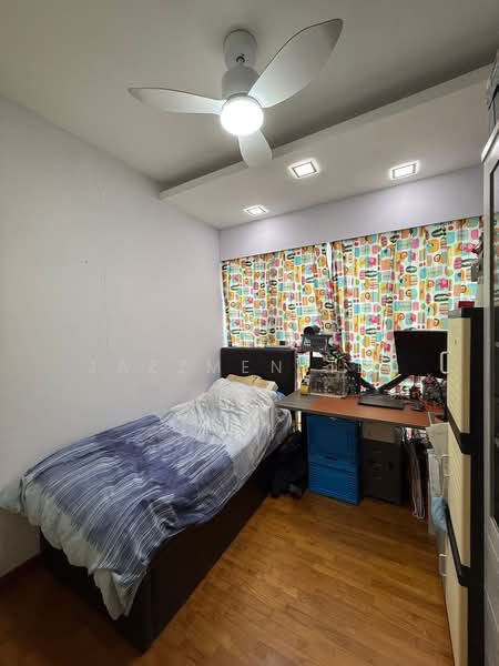 The Tampines Trilliant, 15 Tampines Central 7, 3 Bedrooms, 1,001 sqft, Executive Condominium For Sale, by Jazzmen Teo, 500110080 - Bedroom - PropertyGuru.com.sg