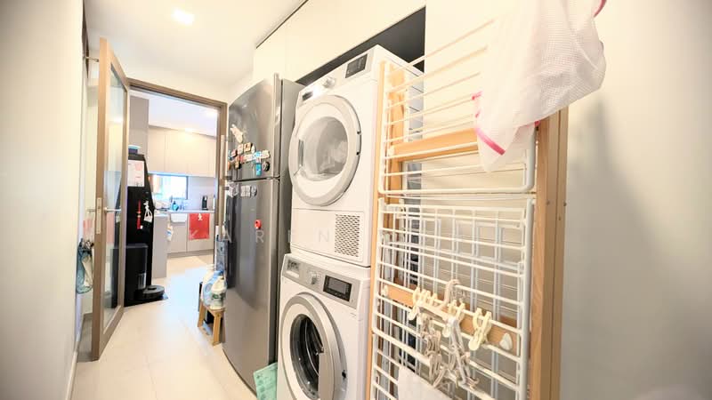 Seaside Residences, 12 Siglap Link, 3 Bedrooms, 1,206 sqft, Apartment For Sale, by Karen Wong, 500110081 - Interior - PropertyGuru.com.sg