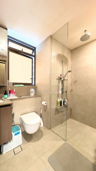 Seaside Residences, 12 Siglap Link, 3 Bedrooms, 1,206 sqft, Apartment For Sale, by Karen Wong, 500110081 - Bathroom - PropertyGuru.com.sg