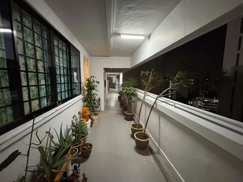 349 Woodlands Avenue 3, 349 Woodlands Avenue 3, 3 Bedrooms, 1,313 sqft, HDB Flat For Sale, by BEN, 500110093 - Corridor - PropertyGuru.com.sg