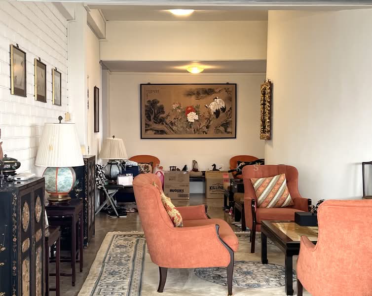 Holland Tower, 10 Holland Heights, 4 Bedrooms, 2,949 sqft, Condominium For Sale, by Anne Hicks, 500110100 - Entrance hall adjacent to lift lobby - PropertyGuru.com.sg