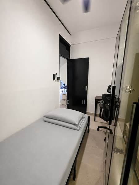 Teacher's Housing Estate, Iqbal Avenue, Room Rental, 100 sqft, Terraced House For Rent, by Joyce Hoo, 500110103 - Bedroom - PropertyGuru.com.sg