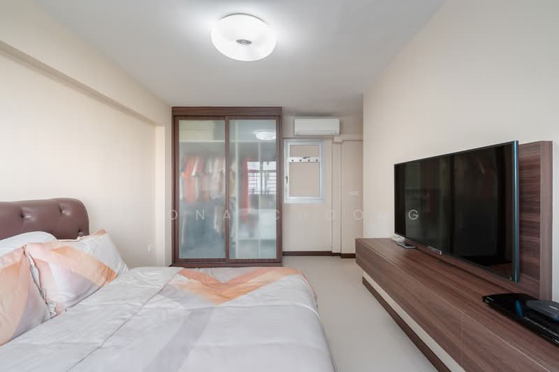 470C Upper Serangoon Crescent, 470C Upper Serangoon Crescent, 3 Bedrooms, 1,206 sqft, HDB Flat For Sale, by Fiona Choong, 500110104 - Master Room - PropertyGuru.com.sg