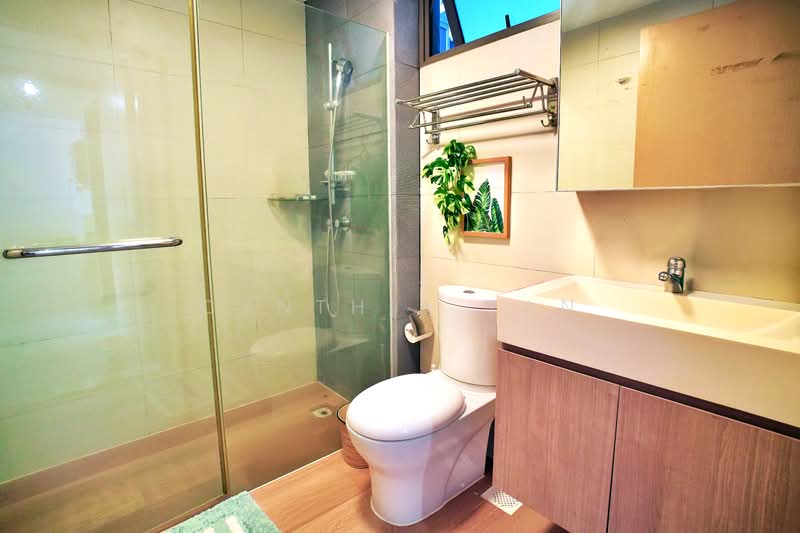 Parc Vera, 2 Hougang Street 32, 2 Bedrooms, 786 sqft, Condominium For Sale, by Cynthia Tan, 500110109 - Master Bath - PropertyGuru.com.sg