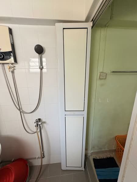 155 Ang Mo Kio Avenue 4, 155 Ang Mo Kio Avenue 4, 2 Bedrooms, 732 sqft, HDB Flat For Sale, by Sharan Gill, 500110124 - Bathroom - PropertyGuru.com.sg