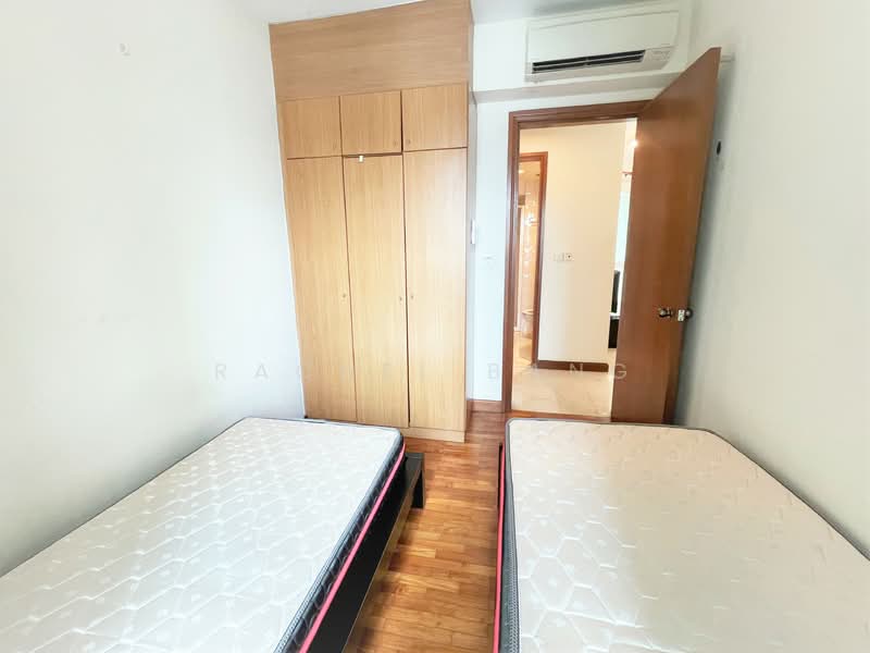 Burlington Square, 175 Bencoolen Street, 2 Bedrooms, 861 sqft, Apartment For Sale, by Rachel Bang, 500110128 - Bedroom - PropertyGuru.com.sg