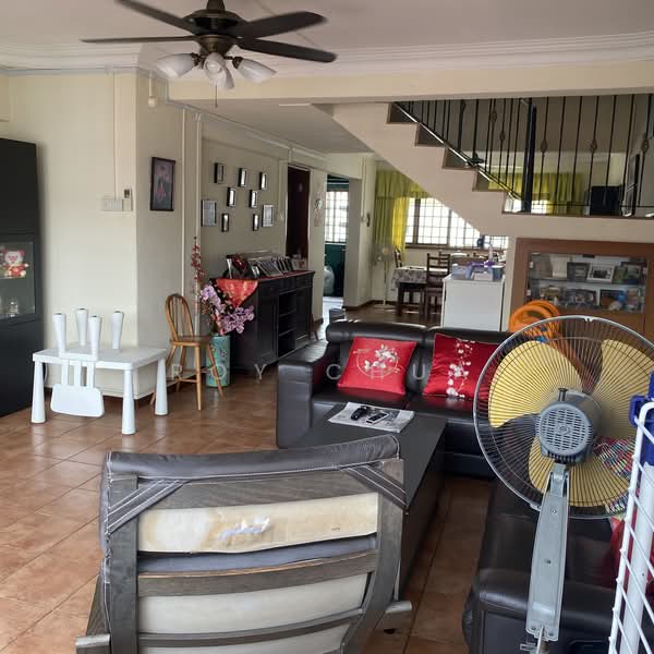 407 Hougang Avenue 10, 407 Hougang Avenue 10, 4 Bedrooms, 1,679 sqft, HDB Flat For Sale, by Roy Chua, 500110149 - Living Room - PropertyGuru.com.sg