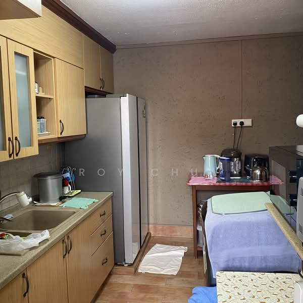 407 Hougang Avenue 10, 407 Hougang Avenue 10, 4 Bedrooms, 1,679 sqft, HDB Flat For Sale, by Roy Chua, 500110149 - Kitchen - PropertyGuru.com.sg