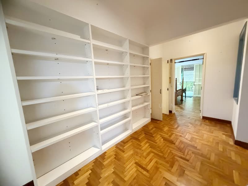 Entire 2nd Storey Landed with Balcony and Yard, , 4 Bedrooms, 3,000 sqft, Semi-Detached House For Rent, by Desiree Leung, 500110164 - Dining Area - PropertyGuru.com.sg