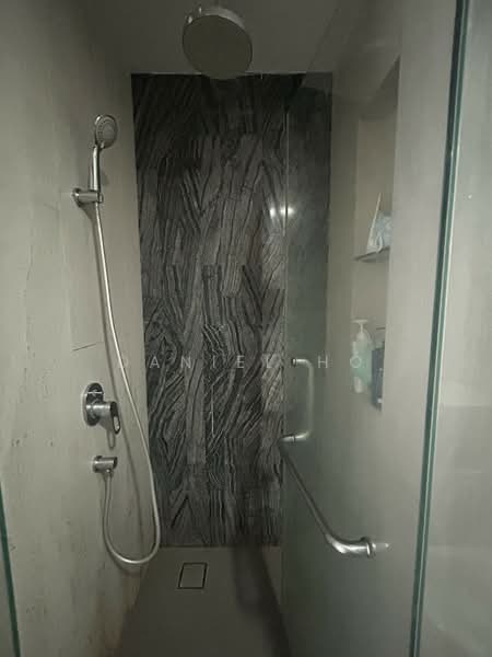 Stellar RV, 408 River Valley Road, 2 Bedrooms, 538 sqft, Condominium For Rent, by Daniel Ho, 500110168 - Bathroom - PropertyGuru.com.sg