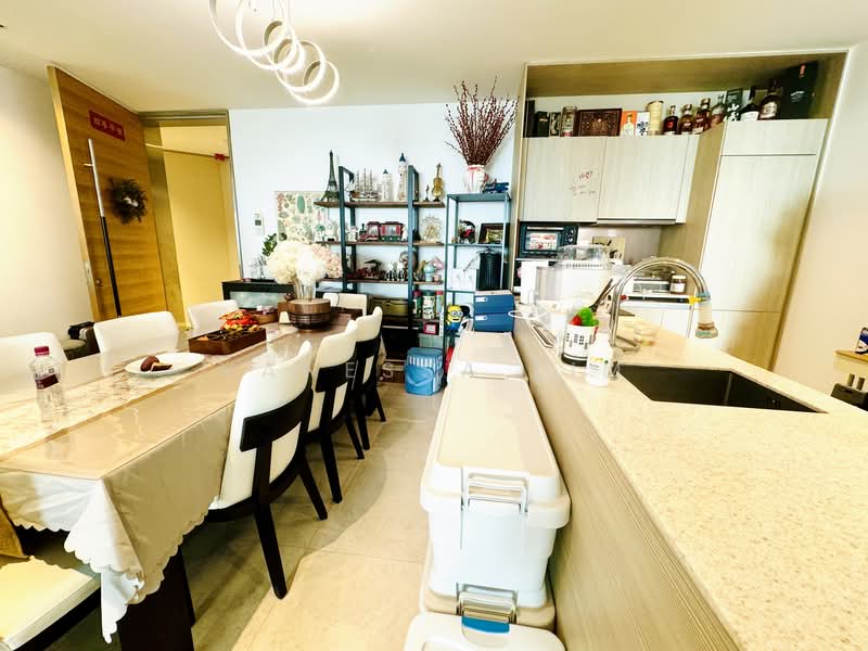 DUO Residences, 1 Fraser Street, 3 Bedrooms, 1,722 sqft, Apartment For Sale, by Vanessa Lim, 500110179 - Kitchen - PropertyGuru.com.sg