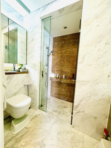 DUO Residences, 1 Fraser Street, 3 Bedrooms, 1,722 sqft, Apartment For Sale, by Vanessa Lim, 500110179 - Bathroom - PropertyGuru.com.sg