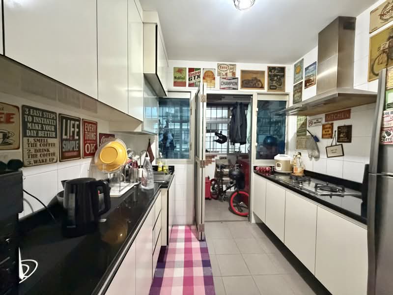 574 Choa Chu Kang Street 52, 574 Choa Chu Kang Street 52, 3 Bedrooms, 990 sqft, HDB Flat For Sale, by Eileen Teoh, 500110180 - Kitchen - PropertyGuru.com.sg