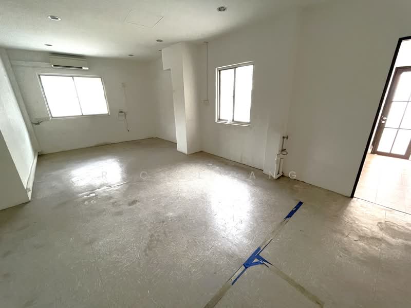 Horne road, , 4 Bedrooms, 1,279 sqft, Walk-up Apartment For Sale, by Rachel Bang, 500110188 - Interior - PropertyGuru.com.sg