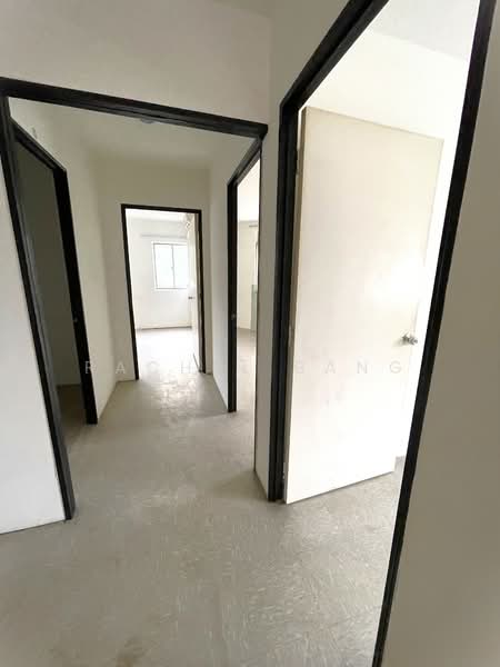 Horne road, , 4 Bedrooms, 1,279 sqft, Walk-up Apartment For Sale, by Rachel Bang, 500110188 - Interior - PropertyGuru.com.sg