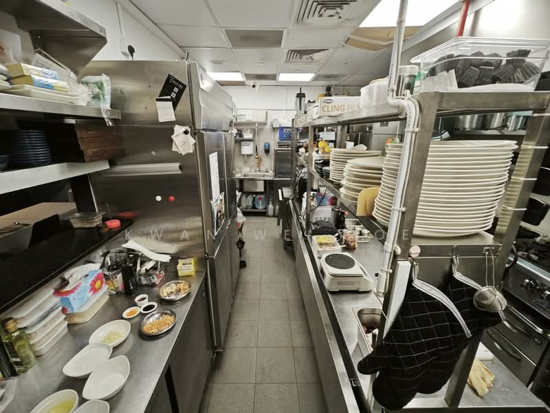 Raffles Place building restaurant and retail use ground floor space, , 3,150 sqft, Food & Beverage For Rent, by Kwan Wei Hoe, 500110189 - Kitchen - CommercialGuru.com.sg